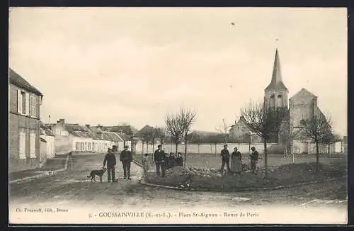 AK Goussainville, Place St-Aignan, Route de Paris avec habitants et église en arrière-plan