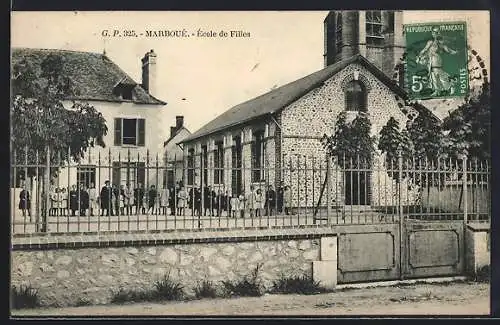 AK Marboué, École de Filles avec élèves devant l`école