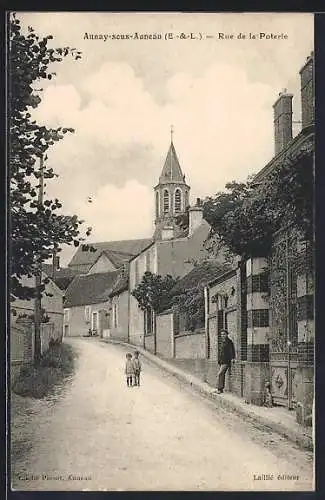 AK Aunay-sous-Auneau, Rue de la Poterie avec église en arrière-plan