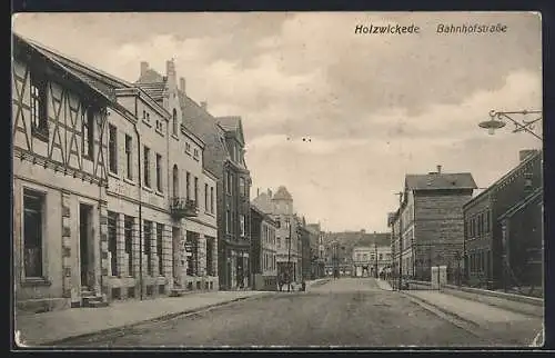 AK Holzwickede, Bahnhofstrasse mit Gasthof