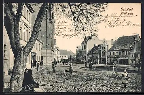 AK Hettstedt / Südharz, Marktplatz mit Leuten