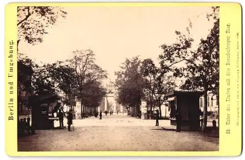 Fotografie Sophus Williams, Berlin, Ansicht Berlin, Unter den Linden, Kiosk & Trinkhalle vor dem Brandenburger Tor 1888