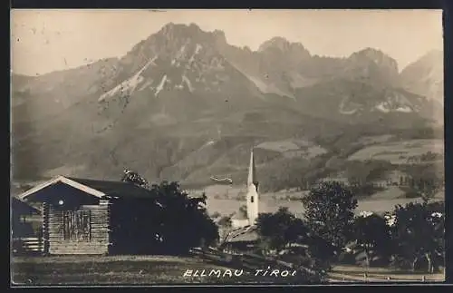 AK Ellmau /Tirol, Ortsansicht mit Bergpanorama