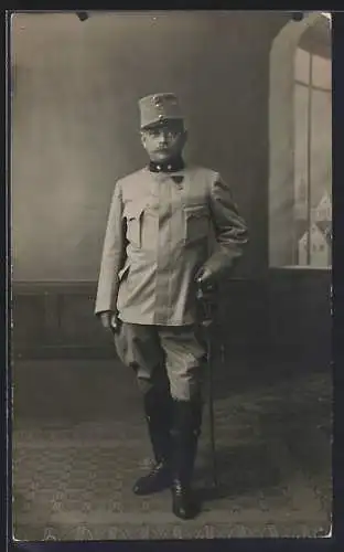 AK Österreichischer Soldat in Uniform mit Schirmmütze