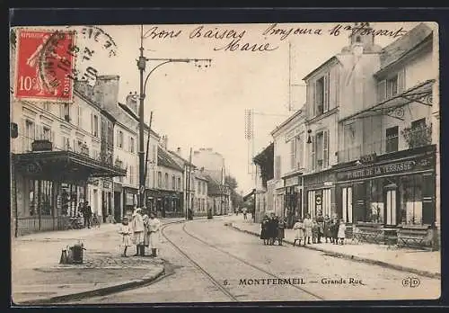 AK Montfermeil, Grande Rue animée avec passants et commerces