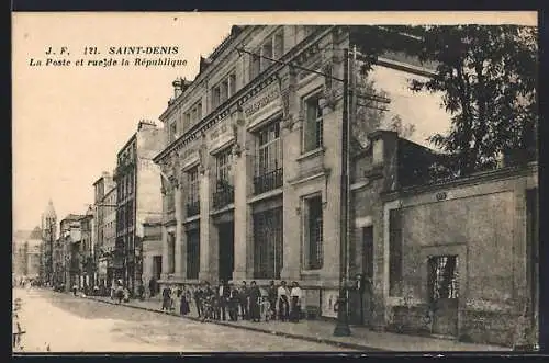 AK Saint-Denis, La Poste et rue de la République