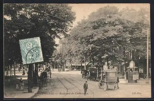 AK Saint-Denis, Boulevard de Châteaudun avec voitures et piétons sous les arbres