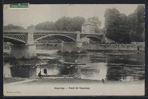 AK Gournay, Pont de Gournay et rivière animée par des promeneurs et pêcheurs