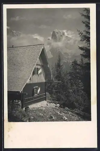 AK Theodor Körnerhütte im Gosaukamm, Berghütte im Sonnenschein