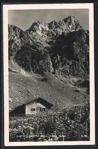 AK Sarottlahütte /Zimba, Berghütte mit Blick auf den Gipfel