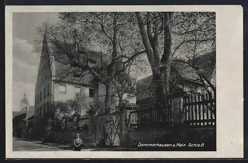 AK Sommerhausen am Main, Strassenpartie mit Schloss im Sonnenschein