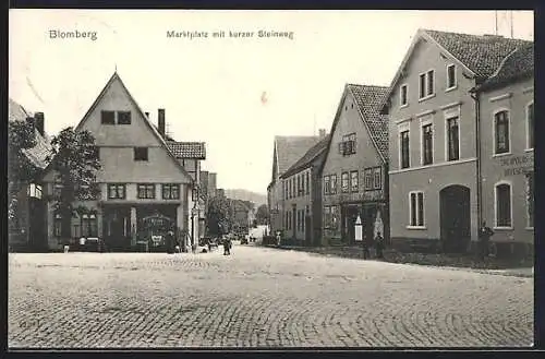 AK Blomberg / Lippe, Marktplatz und Strasse kurzer Steinweg mit Geschäft