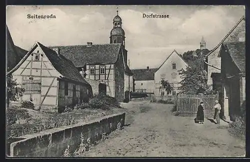 AK Seitenroda, Dorfstrasse mit Kirchturm