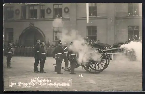 Foto-AK München, 100-Jahrfeier der Prinzregent-Luitpold-Kanoniere, Soldaten feuern Geschütz