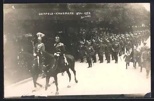 Foto-AK München, 100-Jahrfeier der Prinzregent-Luitpold-Kanoniere 1924, Uniformierte Soldaten bei Parade