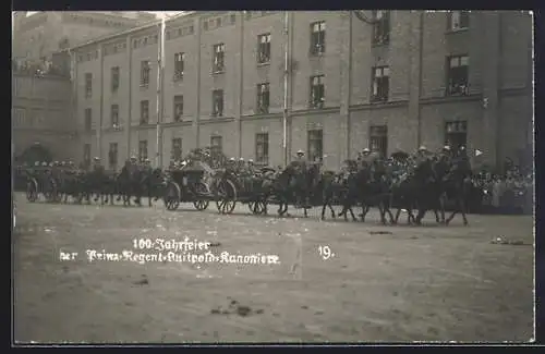 Foto-AK München, 100-Jahrfeier der Prinzregent-Luitpold-Kanoniere 1924, Uniformierte Soldaten bei Parade