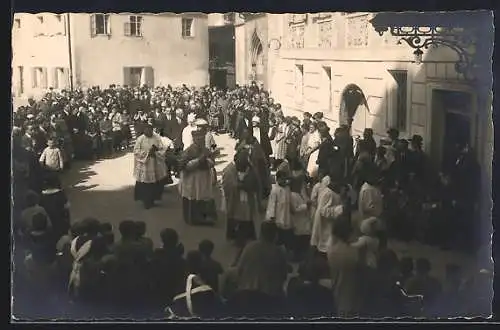 AK Berchtesgaden, Taufe von Prinzessin Hilda 1926, Prozession vor der Kirche, Kronprinz Rupprecht von Bayern