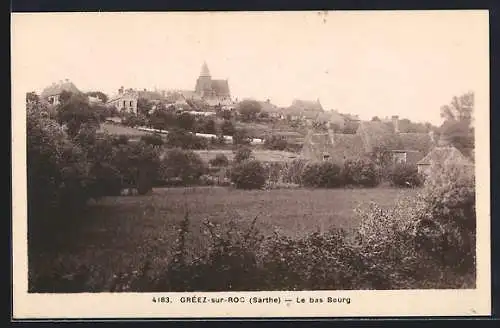 AK Gréez-sur-Roc, Le bas Bourg avec vue sur le village et l`église