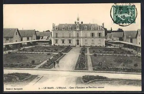 AK Le Mans, L`Hôpital, Cour d`honneur et Pavillon central