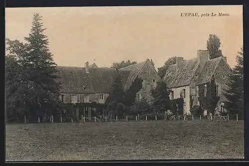 AK L`Epau, près Le Mans, Vue de bâtiments historiques entourés de verdure