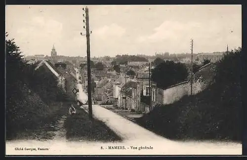 AK Mamers, Vue générale de la ville depuis une colline