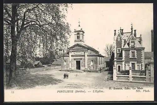 AK Pontlieue, L`église et la place adjacente