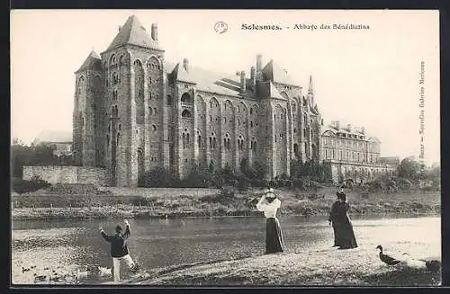 AK Solesmes, Abbaye des Bénédictins et promenade au bord de l`eau