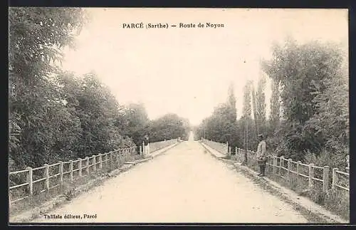 AK Parcé, Route de Noyon bordée d`arbres et clôtures