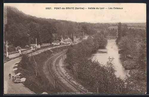 AK Pont-de-Braye, Vallée du Loir et les coteaux avec voie ferrée et rivière