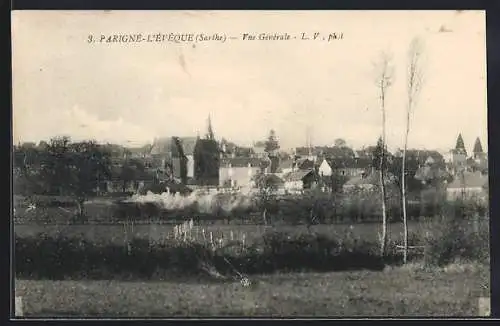 AK Parigné-l`Évêque, Vue Générale du village en pleine campagne