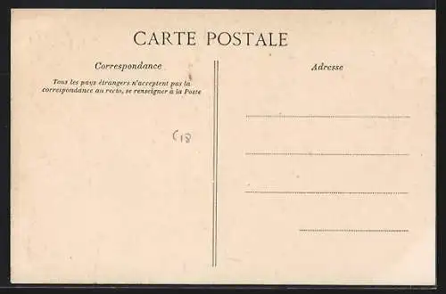 AK Saint-Calais, Vue générale du village et de son église en arrière-plan