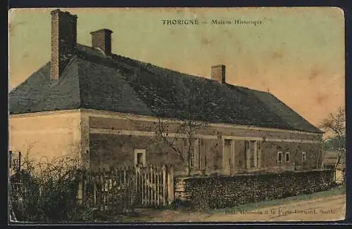 AK Thorigné, Maison Historique avec clôture en bois et mur en pierre