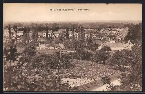 AK Tuffé, Panorama du village et des environs boisés