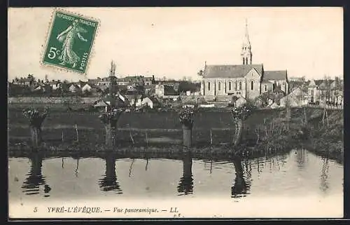 AK Yvré-l`Évêque, Vue panoramique avec église et rivière au premier plan