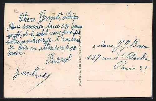 AK Fresnay-sur-Sarthe, Vue des buttes de Rochâtre et du village en arrière-plan