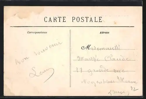 AK Nogent-sur-Loir, L`Écluse et vue sur l`église et les bâtiments environnants