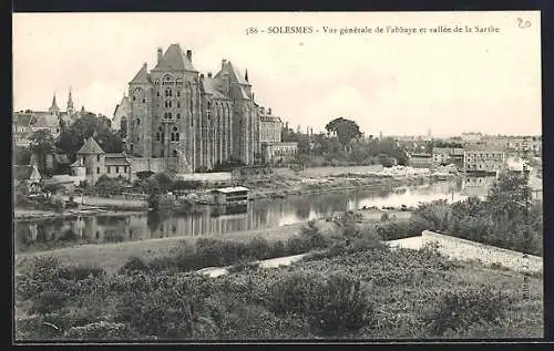 AK Solesmes, Vue générale de l`abbaye et vallée de la Sarthe