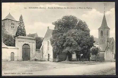 AK Solesmes, Entrée de l`Abbaye des Bénédictins et Place de l`Église