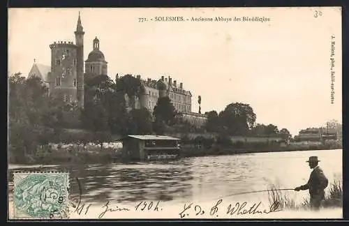 AK Solesmes, Ancienne Abbaye des Bénédictins et pêcheur au bord de l`eau