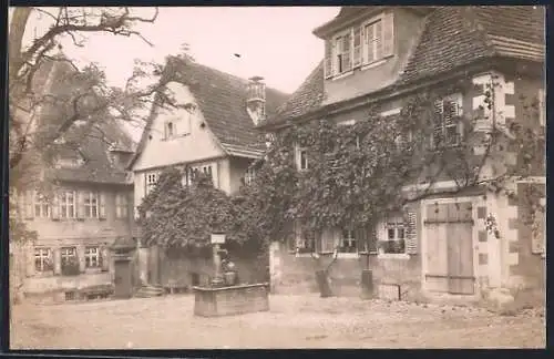 Foto-AK Mainbernheim, Brunnen auf dem Scheuerleinsplatz