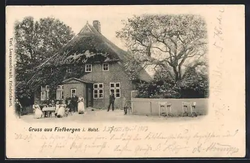 AK Fiefbergen i. Holst., Menschen vor Haus