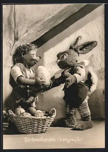 AK Mecki und Osterhase mit einem Korb Ostereier