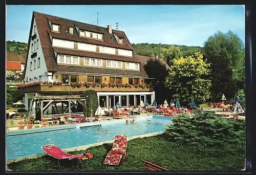 AK Kainsbach bei Hersbruck, Hotel-Restaurant Mühle, Bes. Fam. Herzog, Aussenansicht mit Schwimmbad