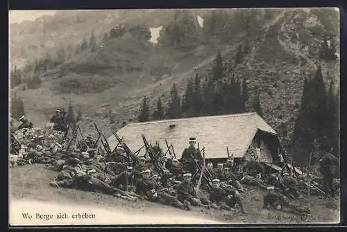 AK Schweizer Soldaten rasten auf einer Wiese