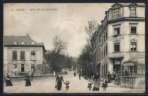 AK Arlon, Rue de la Station, Strassenpartie