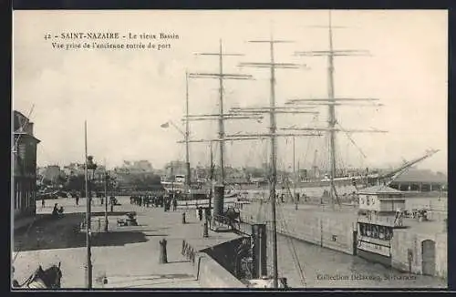 AK Saint-Nazaire, Le vieux Bassin, vue prise de l`ancienne entrèe du port, Hafen