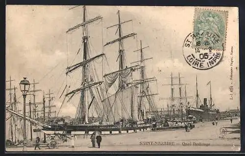 AK Saint-Nazaire, Quai Demange, Segelschiff im Hafen