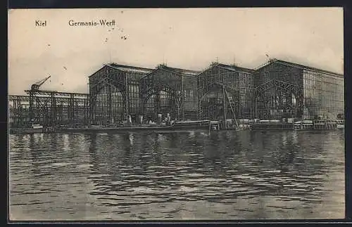 AK Kiel, Germania-Werft am Hafen