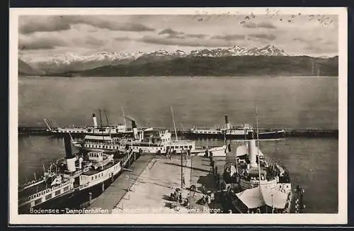 AK Friedrichshafen a. Bodensee, Dampferhafen mit Aussicht auf die schweizer Berge