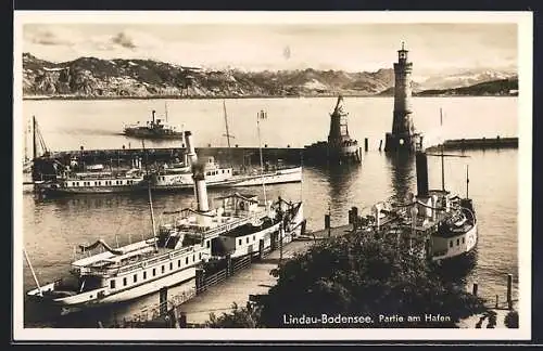 AK Lindau i. Bodensee, Partie am Hafen mit Schiff München